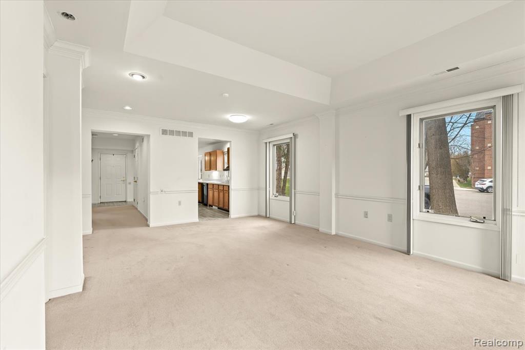 21304 JUNIPER Court, 69, Farmington Hills, MI 48336 — Photo 7
