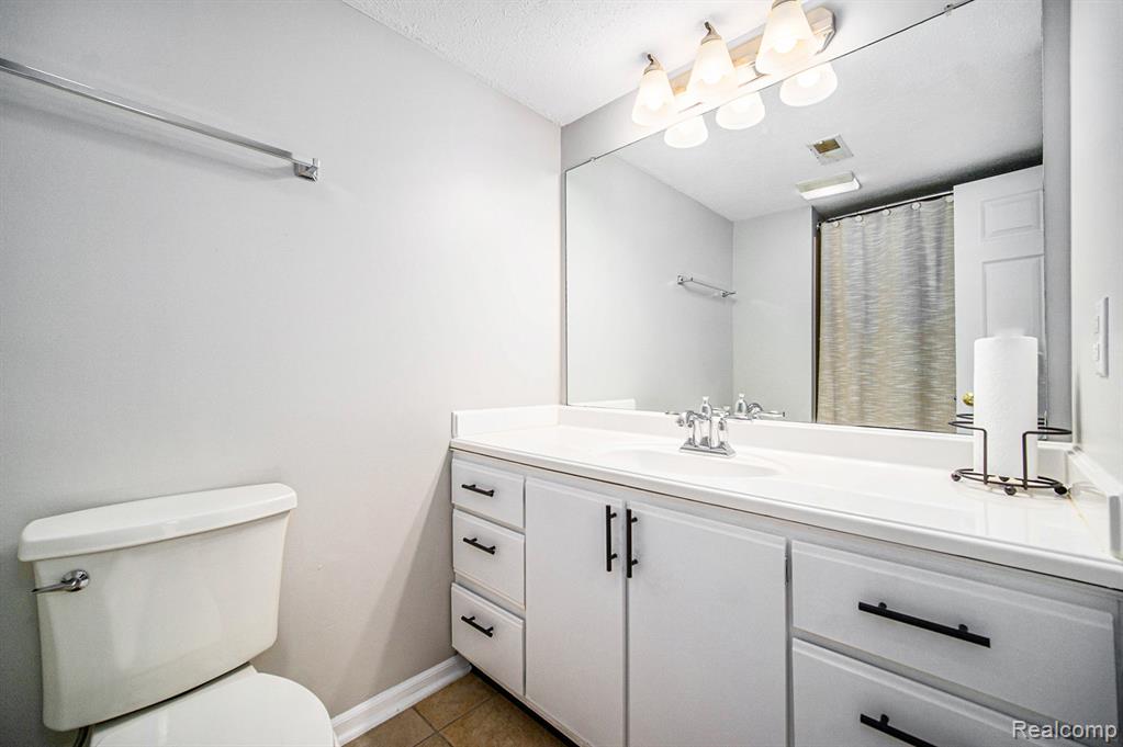 1533 Weatherstone Drive, Ann Arbor, MI 48108 — Photo 14