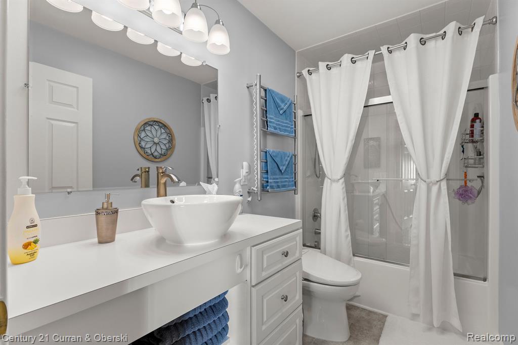 23070 FAIRLANE Boulevard, Woodhaven, MI 48183 — Photo 16
