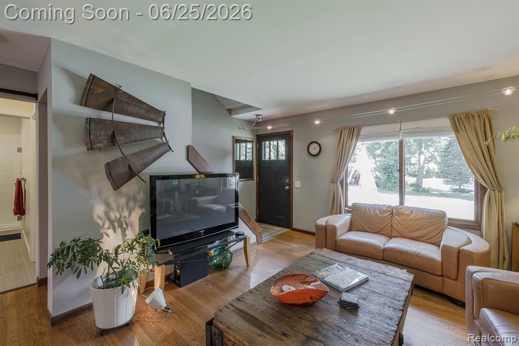 4741 Meadowbrook Avenue, Clarkston, MI 48348 — Photo 8