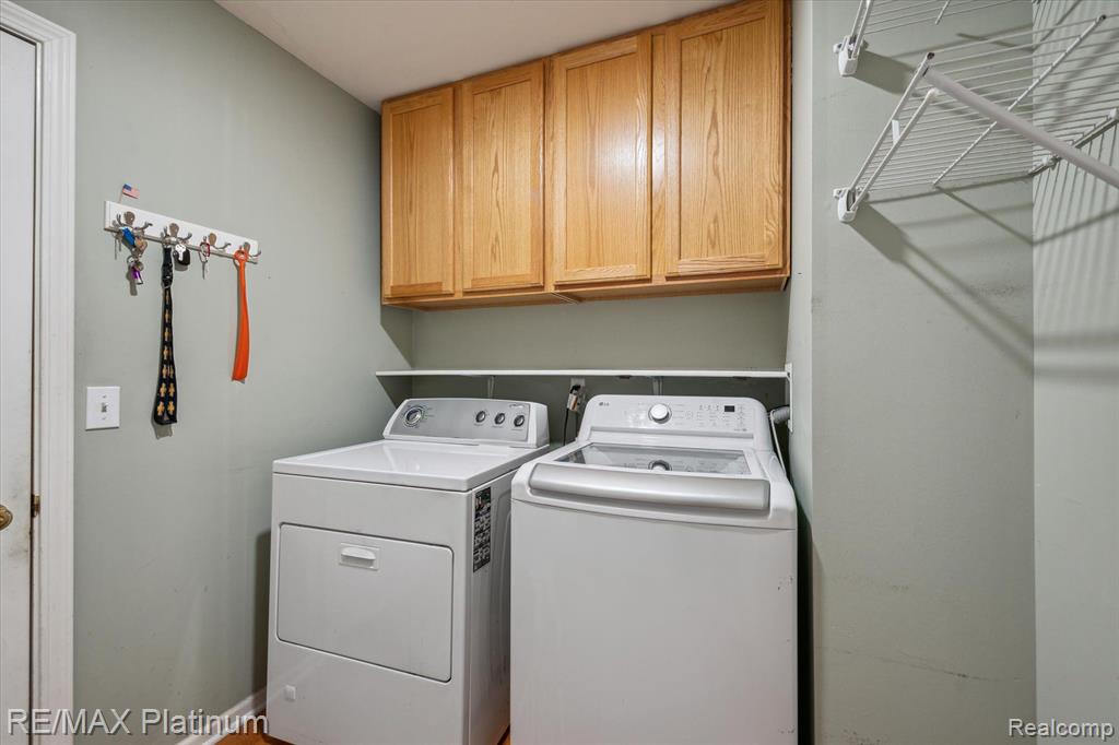 585 Snowfall Court, Howell, MI 48843 — Photo 17