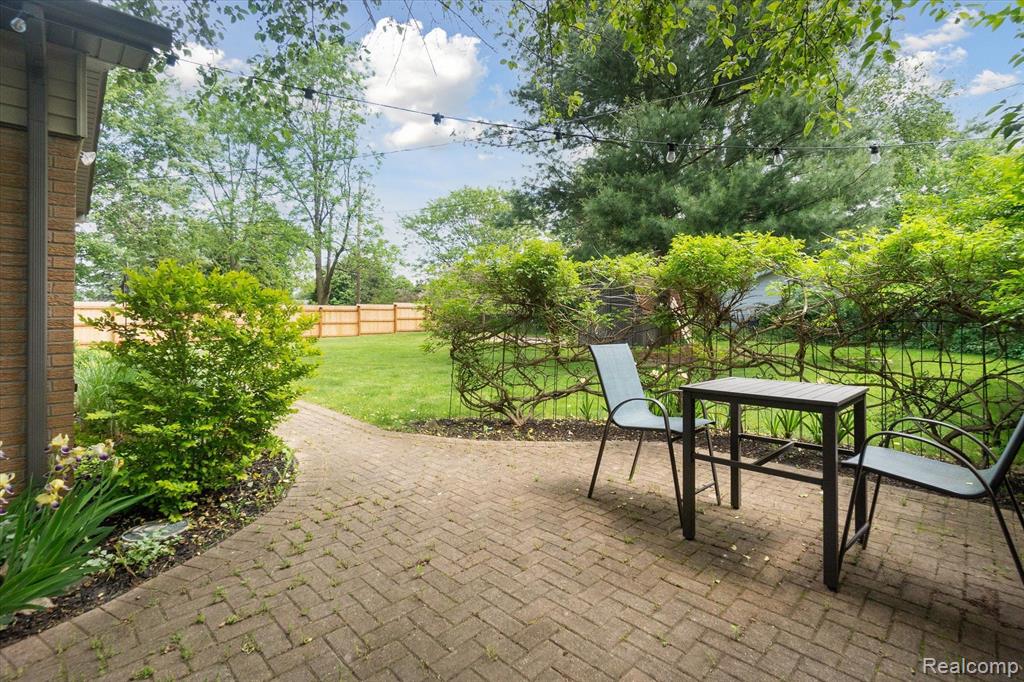 4015 VILLAGE Square, Brighton, MI 48114 — Photo 37