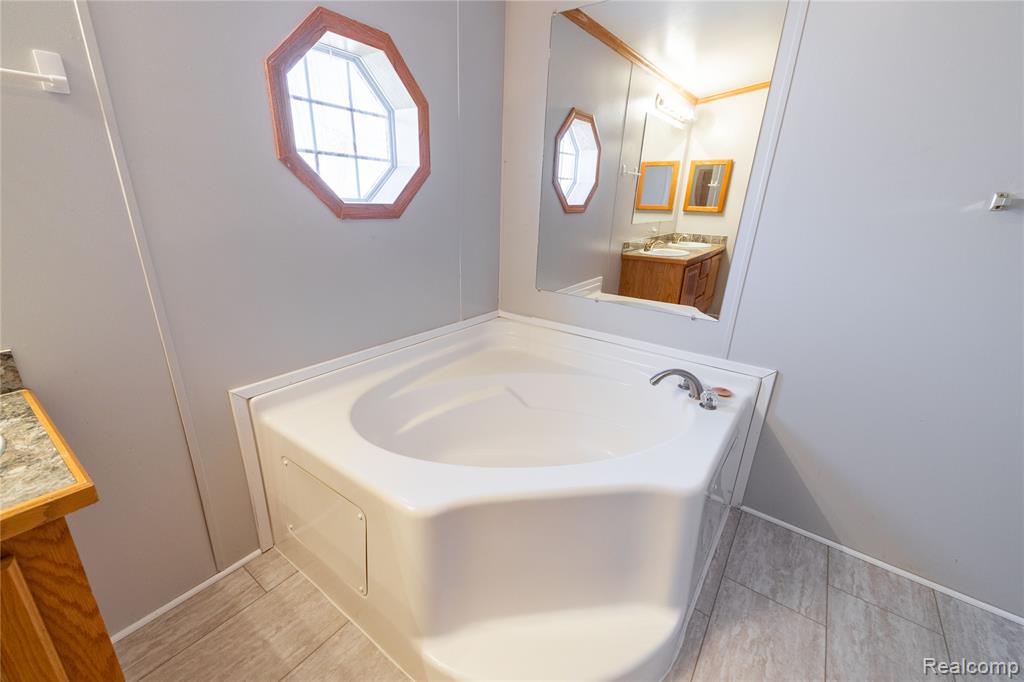 11160 Chestnut Run Court, South Lyon, MI 48178 — Photo 18
