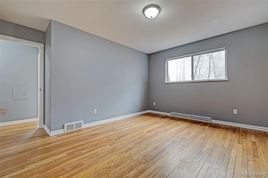 5936 Warbler Drive, Clarkston, MI — Photo 26
