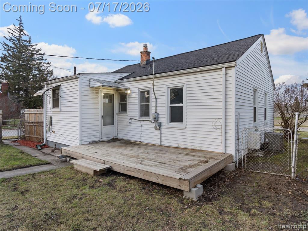 904 E Otis Avenue, Hazel Park, MI 48030 — Photo 7
