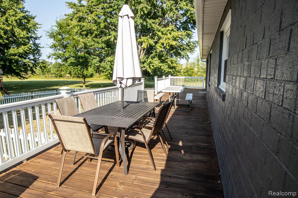 4585 Burt Road, Birch Run, MI 48415 — Photo 66