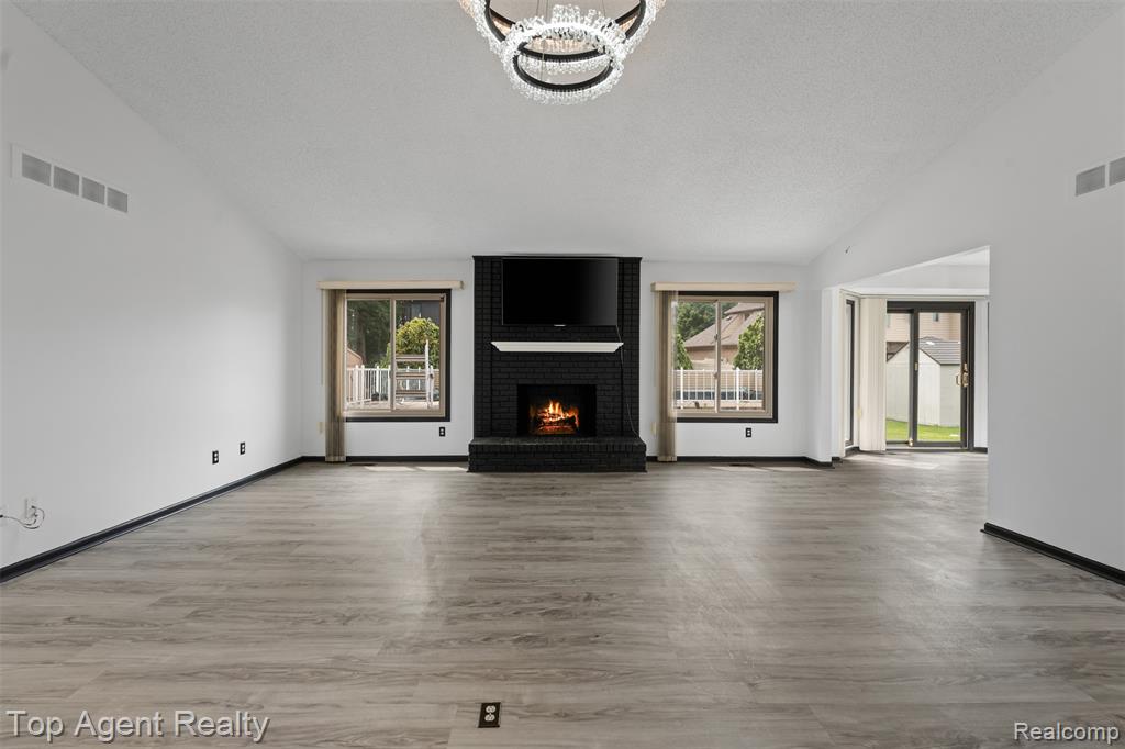 40363 Denbigh Drive, Sterling Heights, MI 48310 — Photo 8