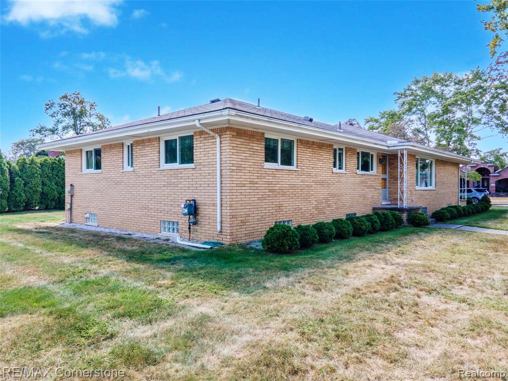 5760 Linden Drive, Dearborn Heights, MI 48127 — Photo 35