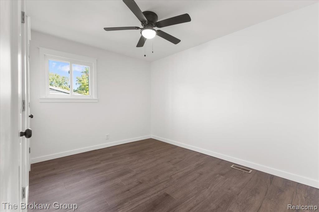 4062 N Belsay Road, Flint, MI 48506 — Photo 29