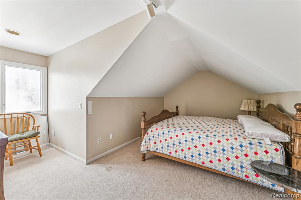 5812 Pine Breeze Drive, Clarkston, MI — Photo 22