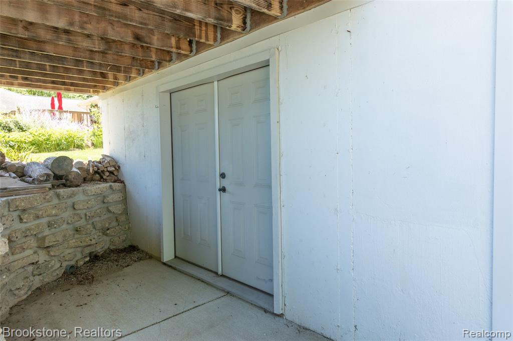 9317 Ridge Road, Goodrich Vlg, MI — Photo 6
