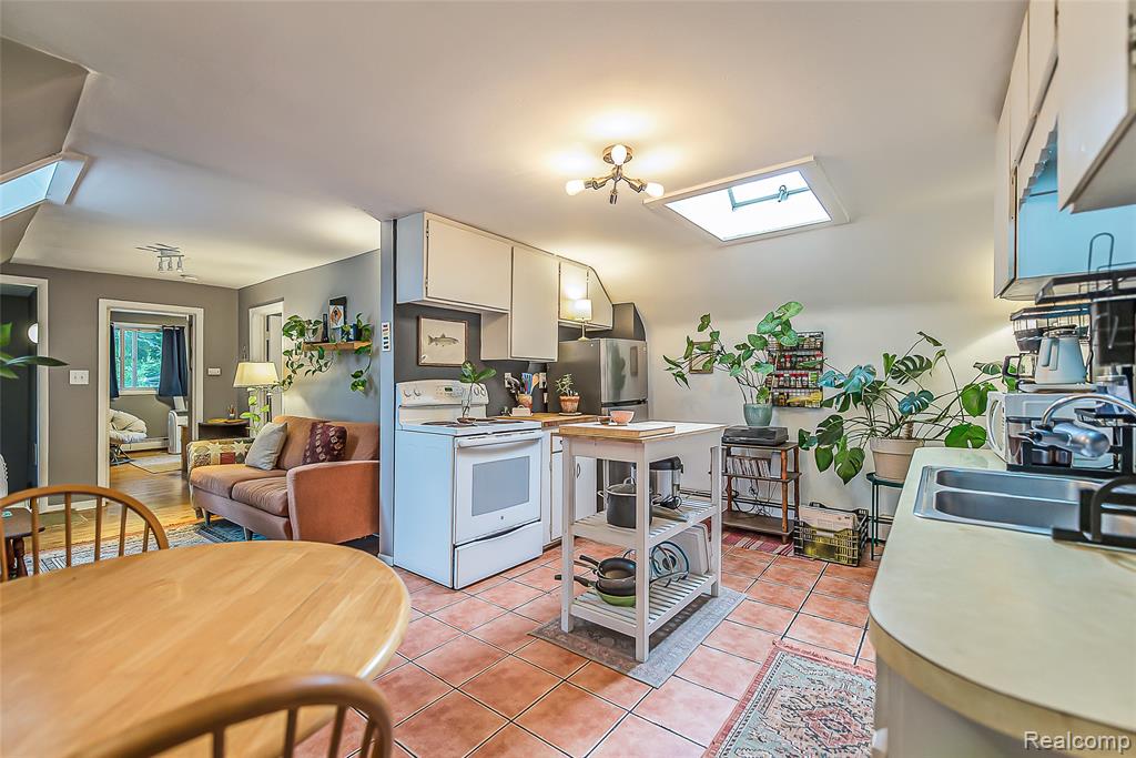 803 Jones Drive, Ann Arbor, MI 48105 — Photo 11