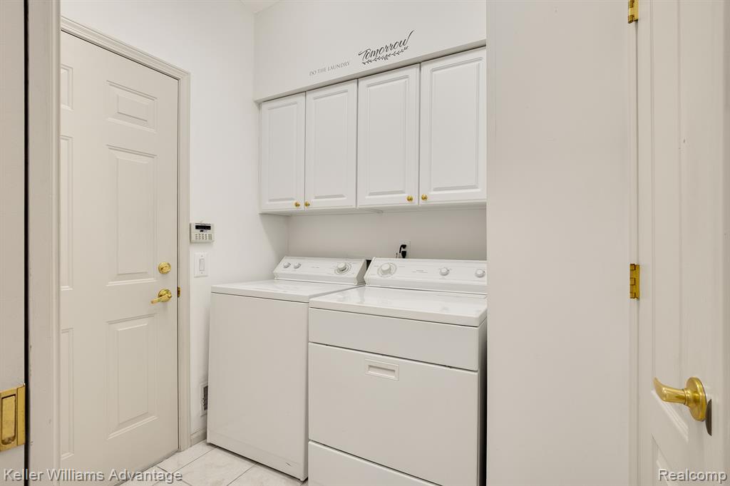 39547 CHAMPION Court, Northville, MI 48168 — Photo 19