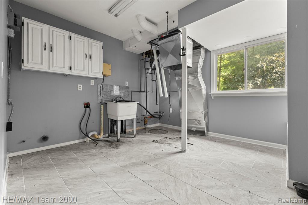 5445 Pine View Drive, Ypsilanti, MI 48197 — Photo 21