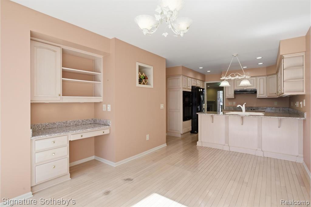 24122 Bingham Pointe Drive, 24, Bingham Farms, MI 48025 — Photo 13
