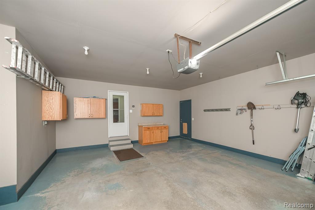 5842 GLEN CREEK Court, Ann Arbor, MI 48108 — Photo 30