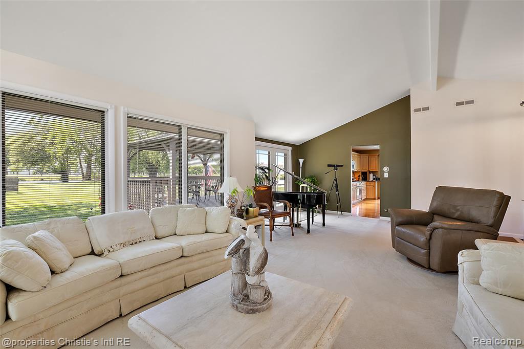 37337 LAKESHORE Drive, Harrison Township, MI — Photo 11