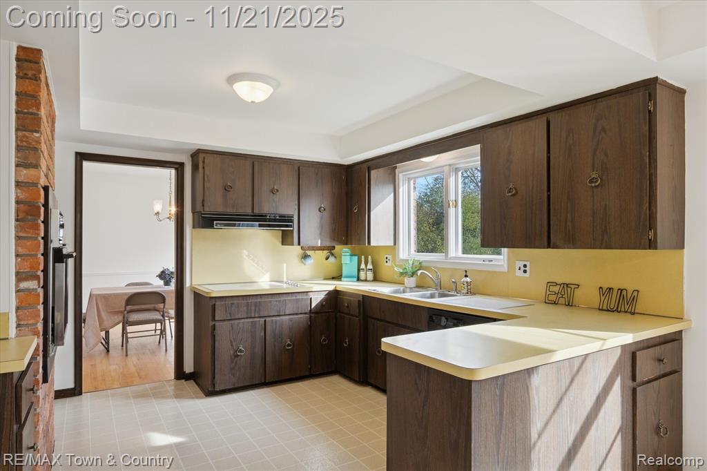 5593 Woodwind Drive, Bloomfield Hills, MI 48301 — Photo 29