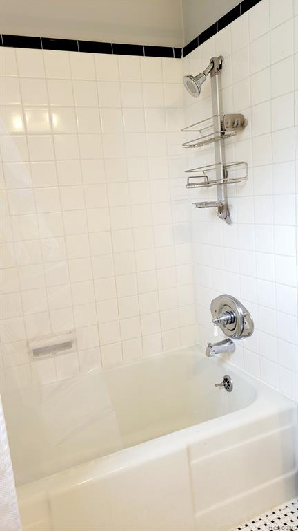 581 ANTOINE Street, Wyandotte, MI 48192 — Photo 26