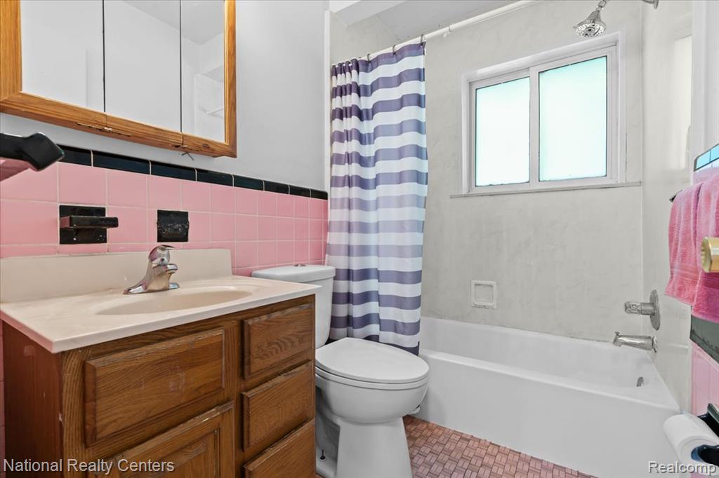 861 Squire Lane, Milford, MI 48381 — Photo 23
