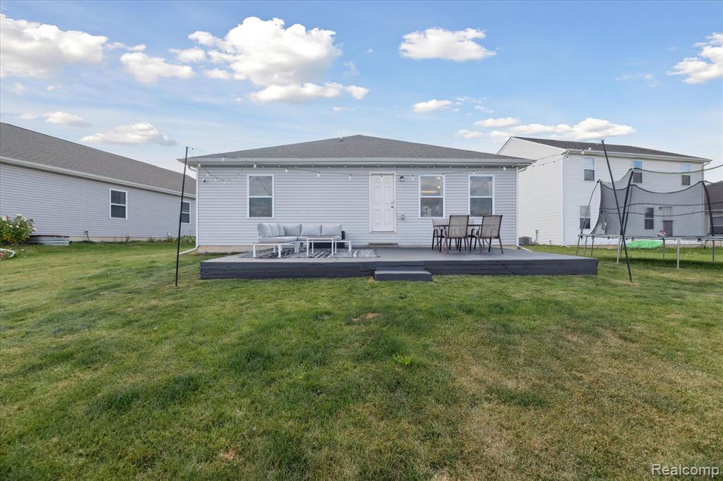 1710 Woodbridge Park Avenue, Lapeer, MI 48446 — Photo 33