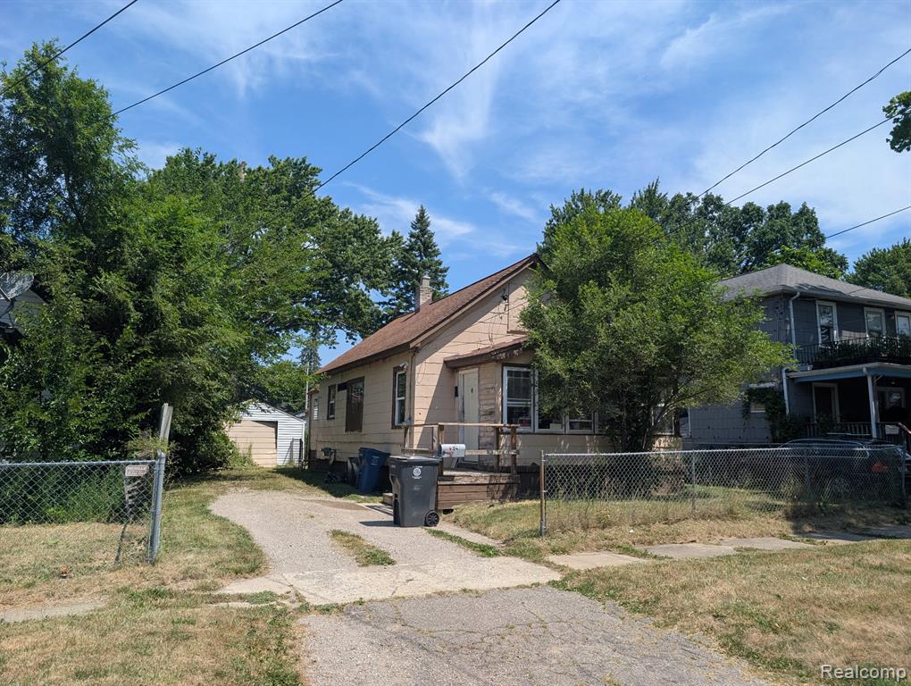 934 Barrie Avenue, Flint, MI 48507