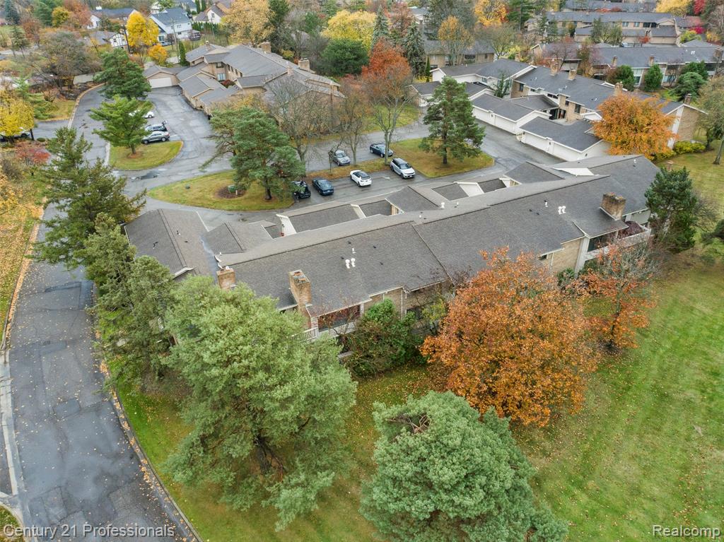 7106 Bridge Way W, West Bloomfield, MI — Photo 38