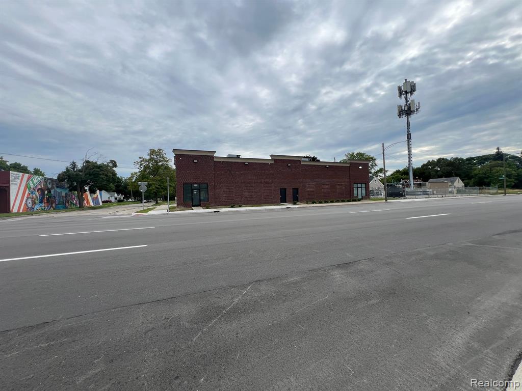5540 E 8 MILE Road E, Detroit, MI 48091 — Photo 12