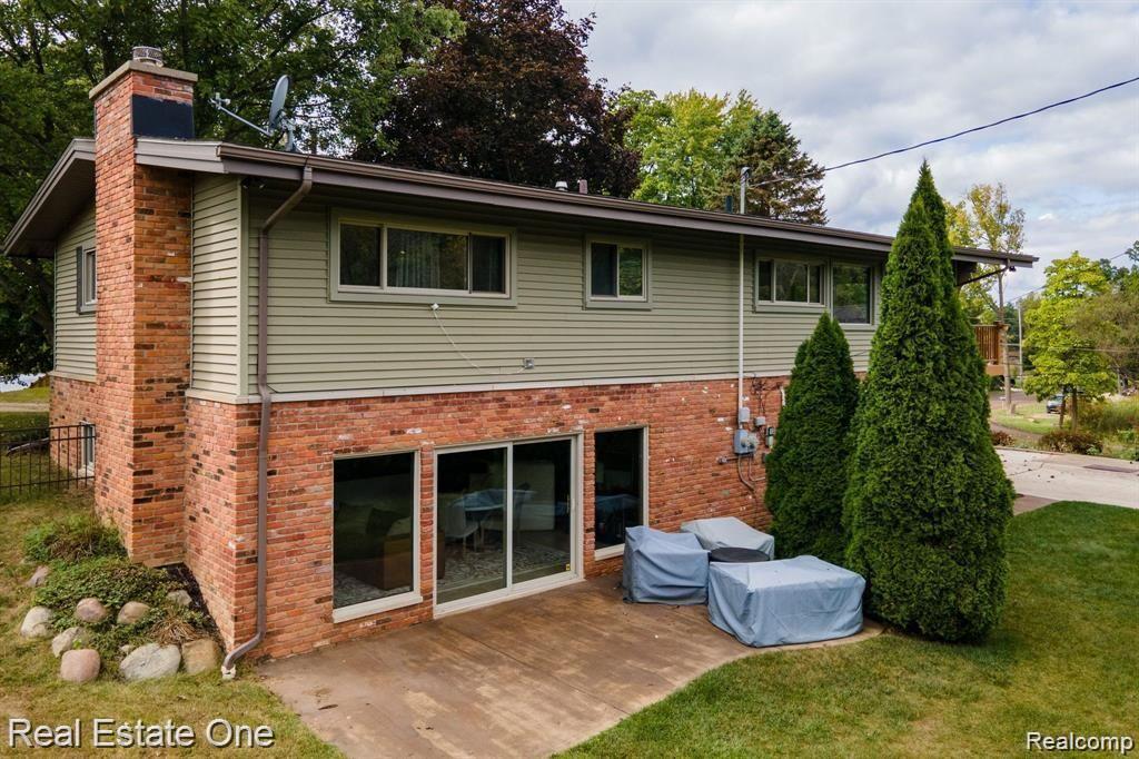 2728 DEVONSHIRE, Leonard, MI 48367 — Photo 34