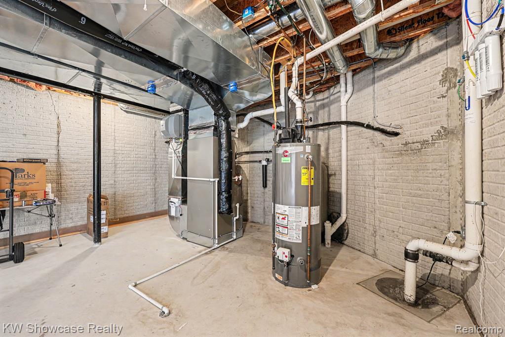 47955 Andover Drive, Novi, MI — Photo 40