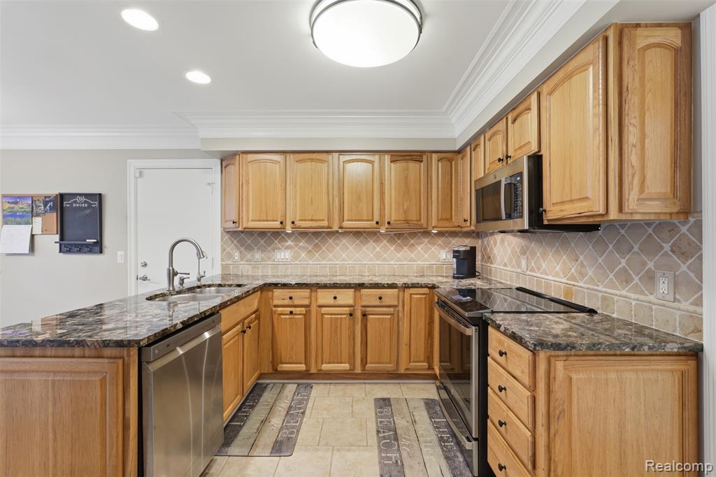 4782 Pine Eagles Drive, 12, Brighton, MI 48116 — Photo 10