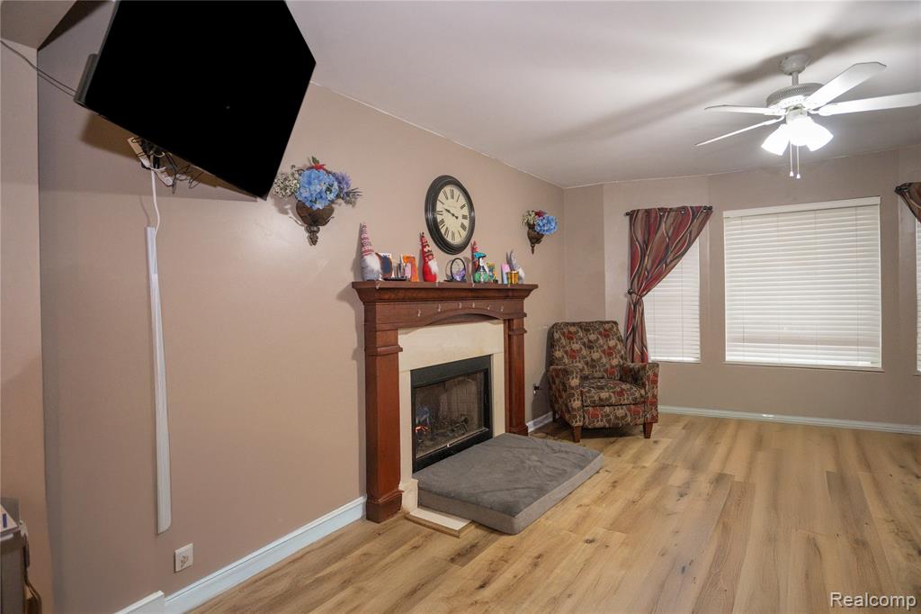 4621 Dickerson Avenue, Waterford, MI 48328 — Photo 5