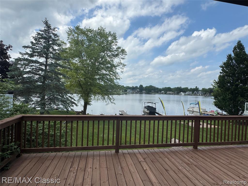 1508 LAKEVIEW Drive, Wolverine Lake, MI 48390 — Photo 29