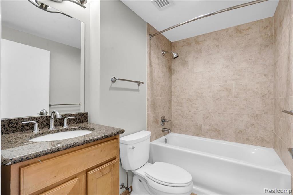 525 W Lafayette Boulevard, 18E, Detroit, MI 48226 — Photo 19
