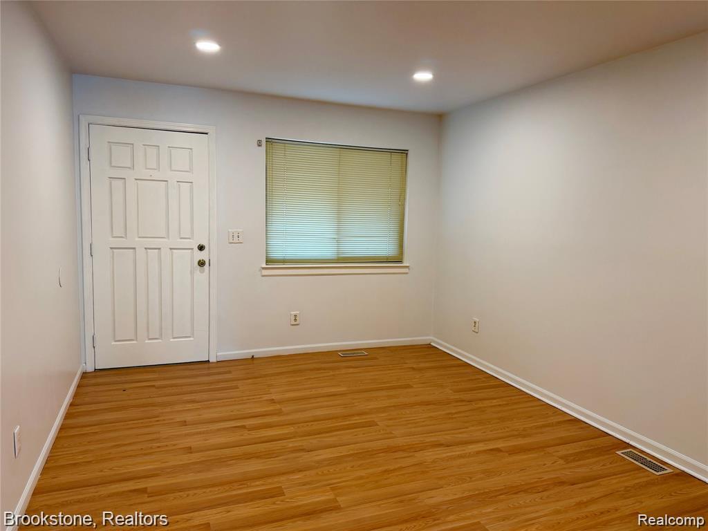 8401 18 Mile Road, Sterling Heights, MI 48313 — Photo 2