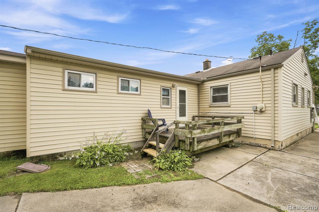 5735 N Silvery Lane, Dearborn Heights, MI 48127 — Photo 31
