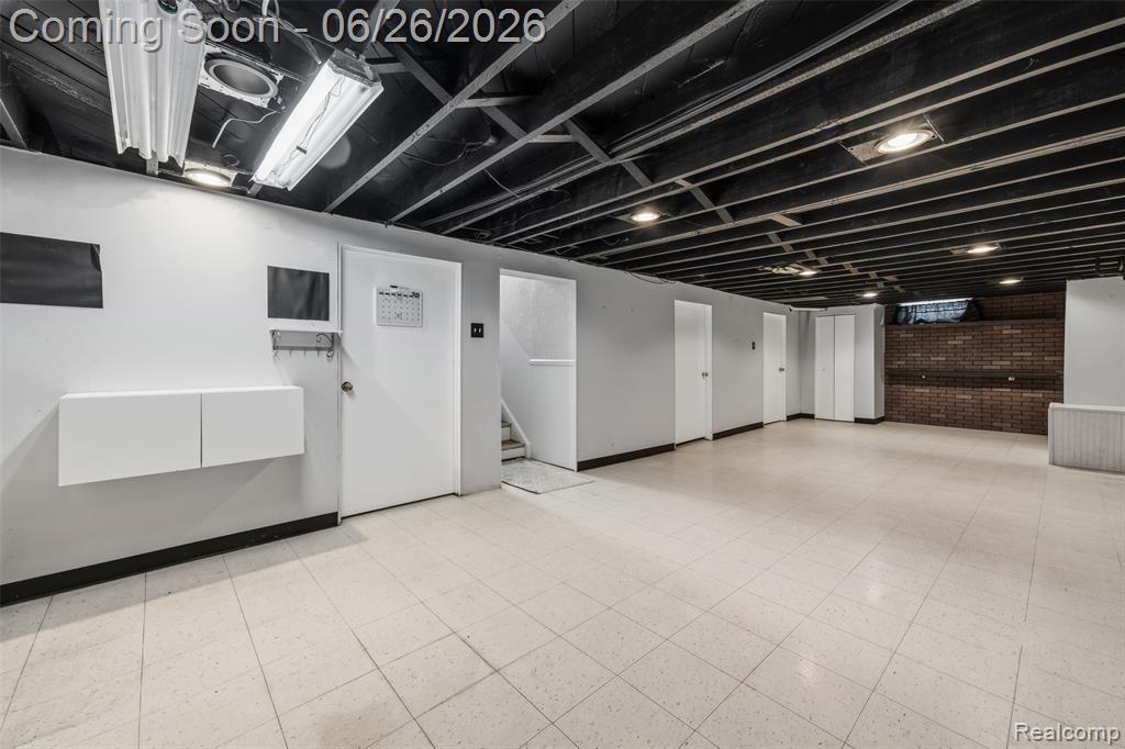 8250 Shari Drive, Westland, MI — Photo 19