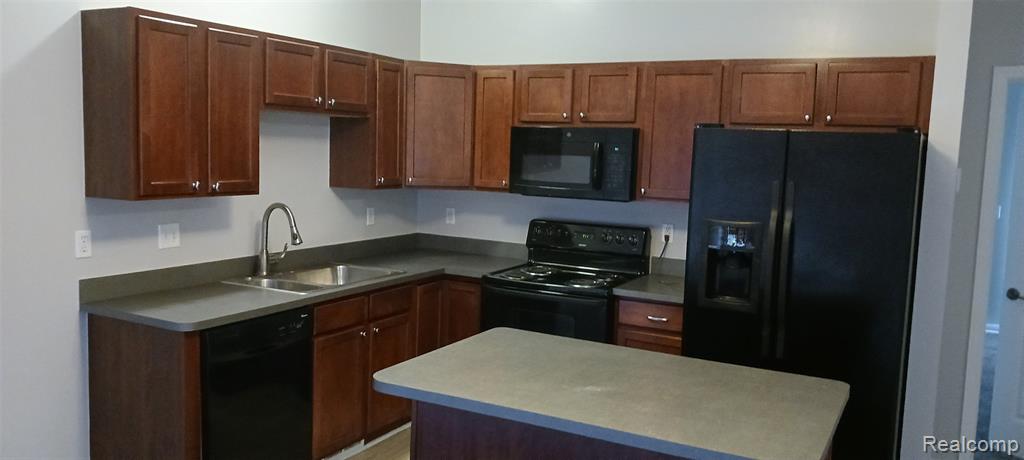 64 W BETHUNE ST # 28 W, Detroit, MI 48202 — Photo 14