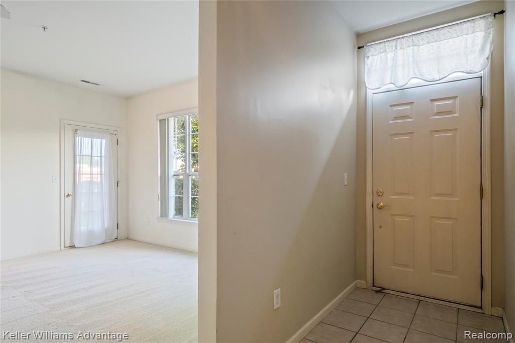 29532 Nottingham Court, Livonia, MI 48152 — Photo 6