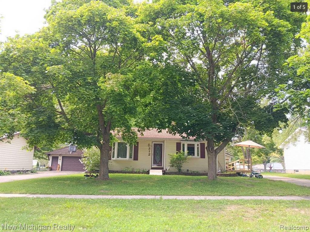 212 SUNNYBROOKE Drive, Vernon, MI 48476 — Photo 2