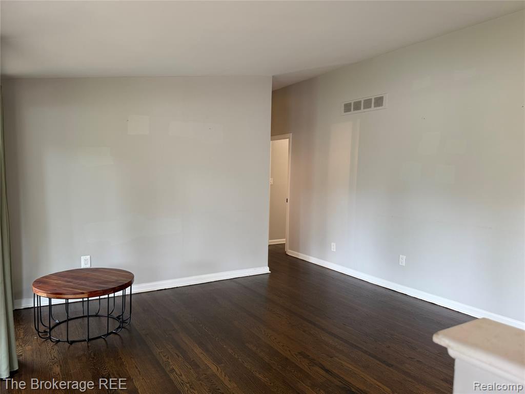 9248 Idaho Street, Livonia, MI 48150 — Photo 5