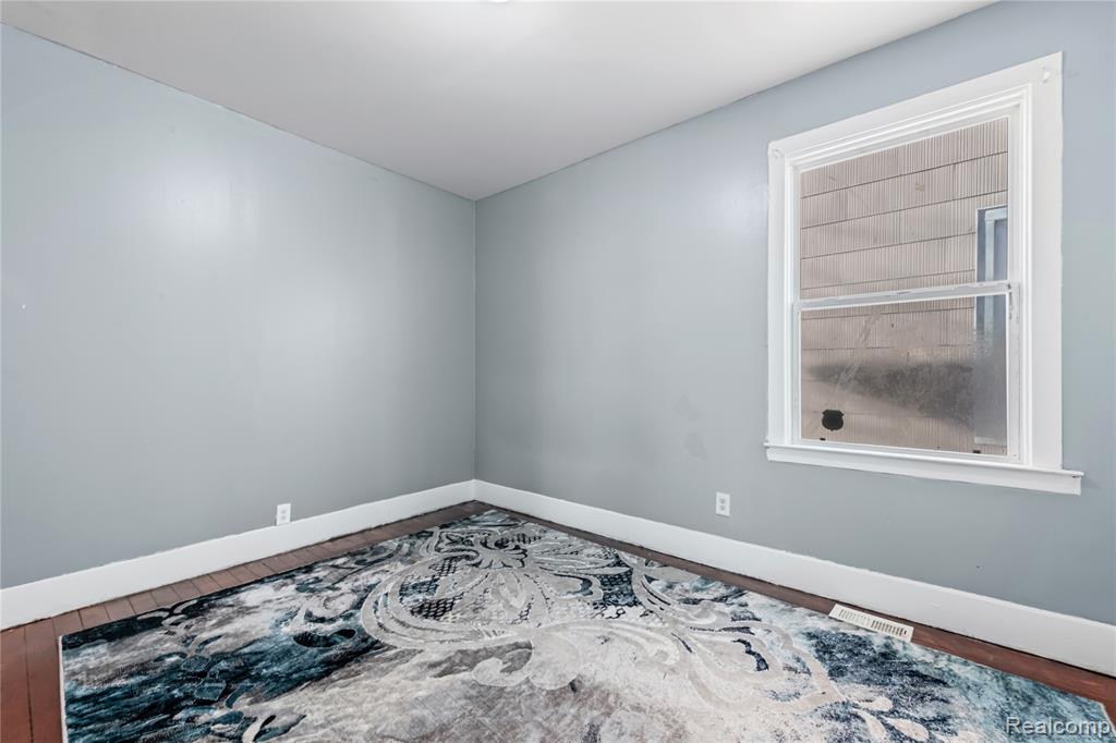 2657 Botsford Street, Hamtramck, MI 48212 — Photo 9