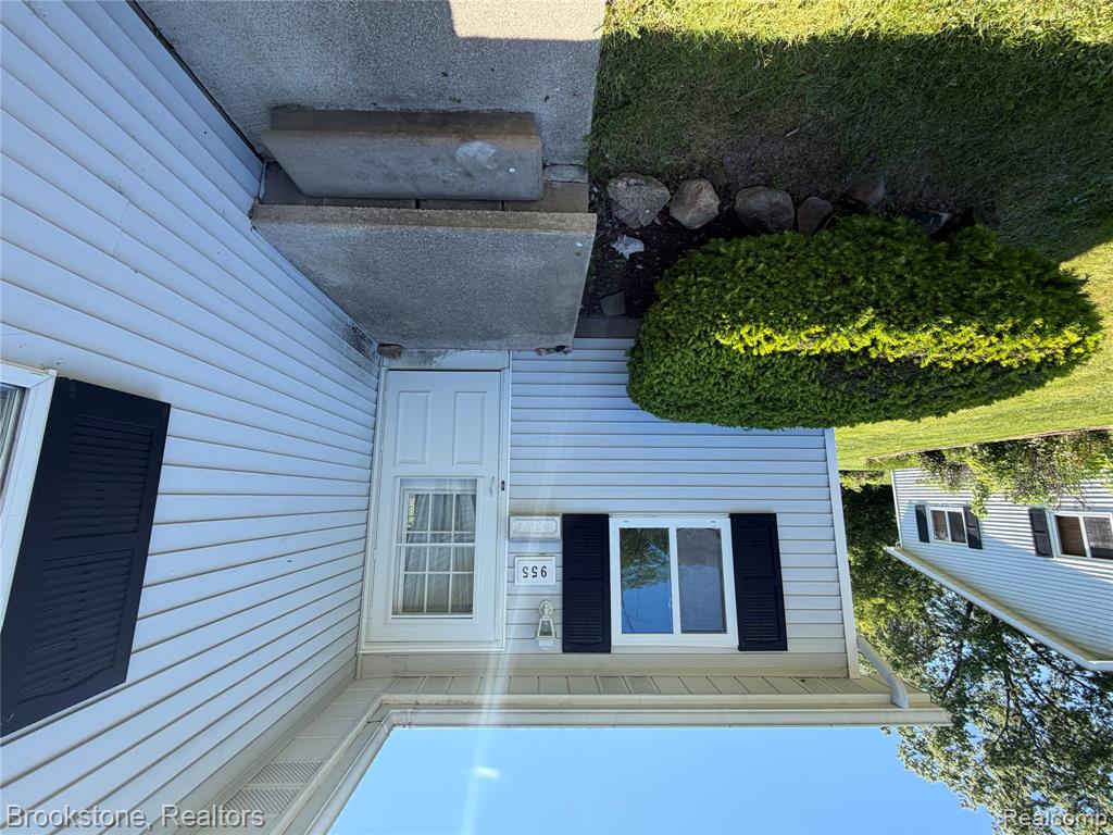955 S 10th Street, St. Clair, MI 48079 — Photo 2