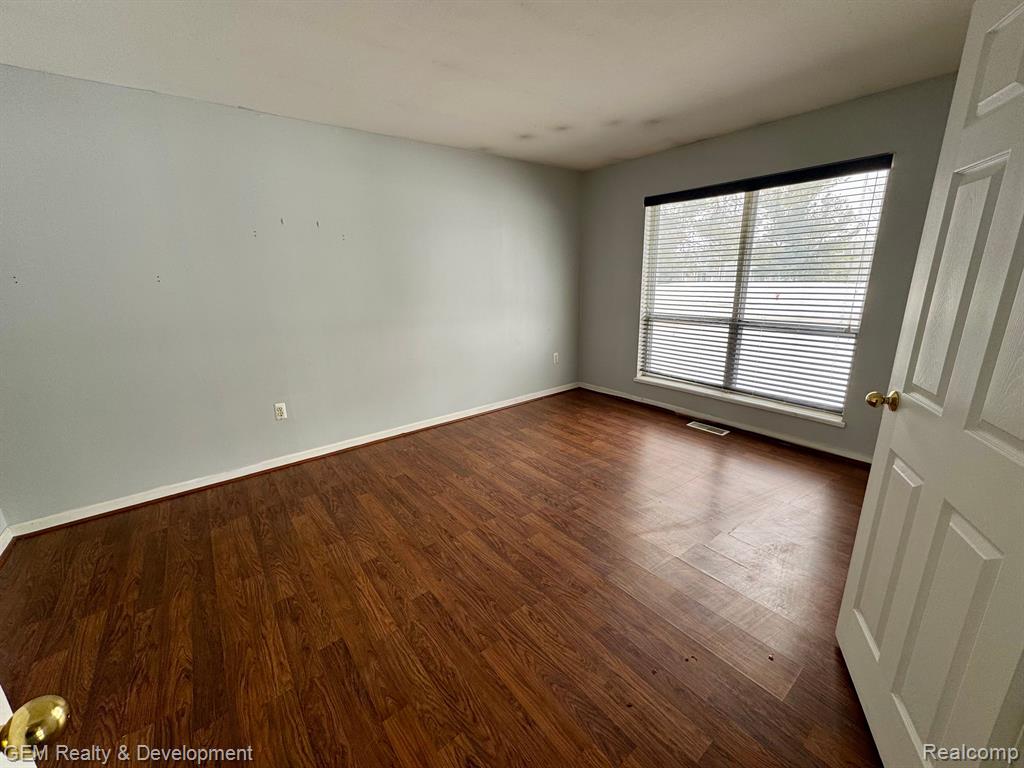 39535 VILLAGE WOOD Road, Novi, MI — Photo 17