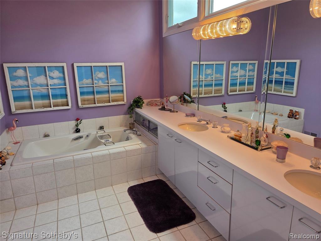 5274 Simpson Lake Road, West Bloomfield, MI 48323 — Photo 24