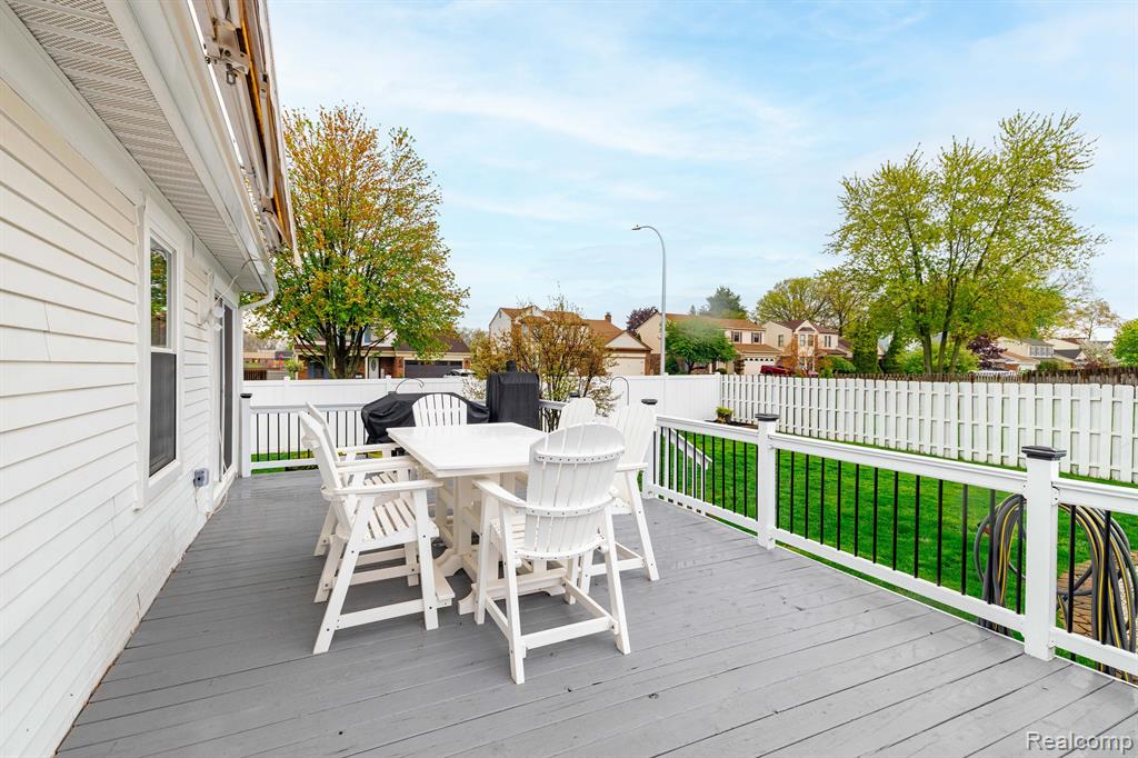 624 BEDFORD Drive, Westland, MI — Photo 27