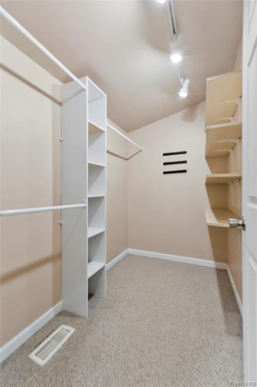 811 Miller Road, Lake Orion, MI 48362 — Photo 21