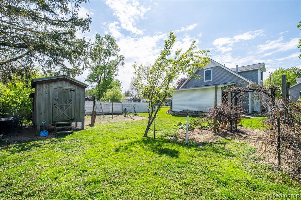 1255 Glendale Street, Burton, MI 48509 — Photo 39