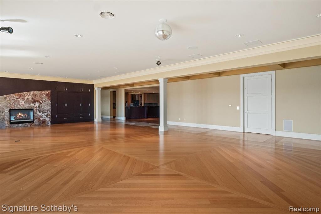 82 CHATEAUX DU LAC, Fenton, MI 48430 — Photo 42