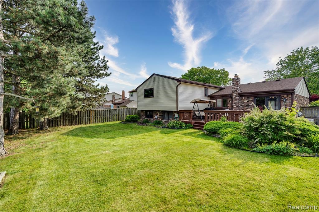 24705 Colonial Drive, Woodhaven, MI 48183 — Photo 7